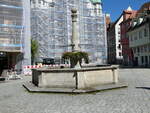 (254'801) - Brunnen am Marktplatz am 4. September 2023 in Memmingen