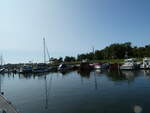 (254'658) - Schiffe am Hafen am 2.