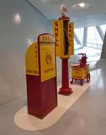 (282'987) - Shell-Tanks�ulen am 11.