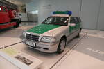 (283'002) - Polizei - S 7176 - Mercedes a 11.