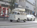Volkswagen/715323/220968---vw-bus---vs-432341 (220'968) - VW-Bus - VS 432'341 - am 22. September 2020 in Zrich, Lwenstrasse