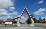 (288'029) - Torbogen zum Santaclaus Holliday Village am 11. Juni 2026 in Rovaniemi