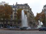 (167'156) - Brunnen auf dem Place Victor Hugo am 17. November 2015 in Paris
