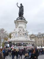 (166'975) - Denkmal auf dem Place de la Rpublique am 16.