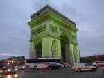 (167'028) - Der beleuchtete Arc de Triomphe am 16.