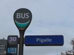 (167'106) - Bus-Haltestelle - Paris, Pigalle - am 17.