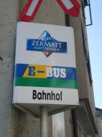 e-bus-zermatt/268393/133365---e-bus-haltestelle---zermatt-bahnhof (133'365) - E-Bus-Haltestelle - Zermatt, Bahnhof - am 22. April 2011
