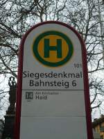 (131'565) - Bus-Haltestelle - Freiburg, Siegesdenkmal - am 11.