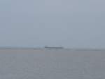 (156'807) - Ein Schiff auf dem Wattenmeer am 19. November 2014