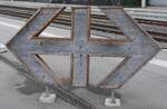 (269'758) - SBB-Logo aus Holz am 10.