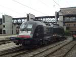 Elektrische Lokomotiven/288034/139323---mrcedispolok---nr-es (139'323) - MRCEdispolok - Nr. ES 64 U2-097 - am 9. Juni 2012 im Bahnhof Spiez