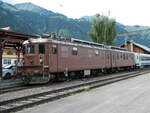 (237'521) - BLS-Doppellokomotive Muni - Nr. 275 - am 25. Juni 2022 im alten Bahnhof Frutigen