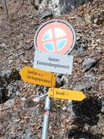 (285'224) - Wegweiser mit Halteverbot am 5.