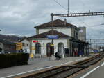 (230'705) - Der Bahnhof Moudon am 13. November 2021