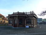 geschaftshauser/653108/202905---alter-kiosk-bei-der (202'905) - Alter Kiosk bei der Pilatusbahn am 22. Mrz 2019 in Alpnachstad