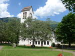 (206'940) - Die Kirche Lenk mit Bumen am 1.