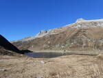 (268'818) - Der Oberalpsee am 29. Oktober 2024 auf dem Oberalppass