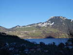 (269'926) - Blick von Spiez auf Sigriswil und Thunersee am 16. Dezember 2024