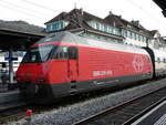 (241'972) - SBB-Lokomotive - Nr. 460'013-6 - am 30. Oktober 2022 im Bahnhof Thun