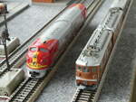 Thun/797089/243207---santa-fe--bls-lokomotive (243'207) - Santa Fe + BLS-Lokomotive - Nr. 273 - am 27. November 2022 in Thun, Kisslingweg
