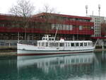 (246'964) - Motorschiff Oberhofen am 8. März 2023 an der Schiffländte Thun