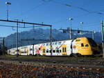 Thun/833208/257311---bls-mutz-pendelzug---nr (257'311) - BLS Mutz-Pendelzug - Nr. 8 - am 29. November 2023 beim Bahnhof Thun