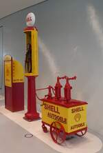 (282'986) - Shell-Tanks�ulen am 11.