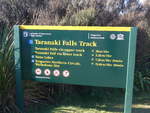 (191'399) - Hinweistafel zu den Taranaki Falls am 25. April 2018 bei Whakapapa