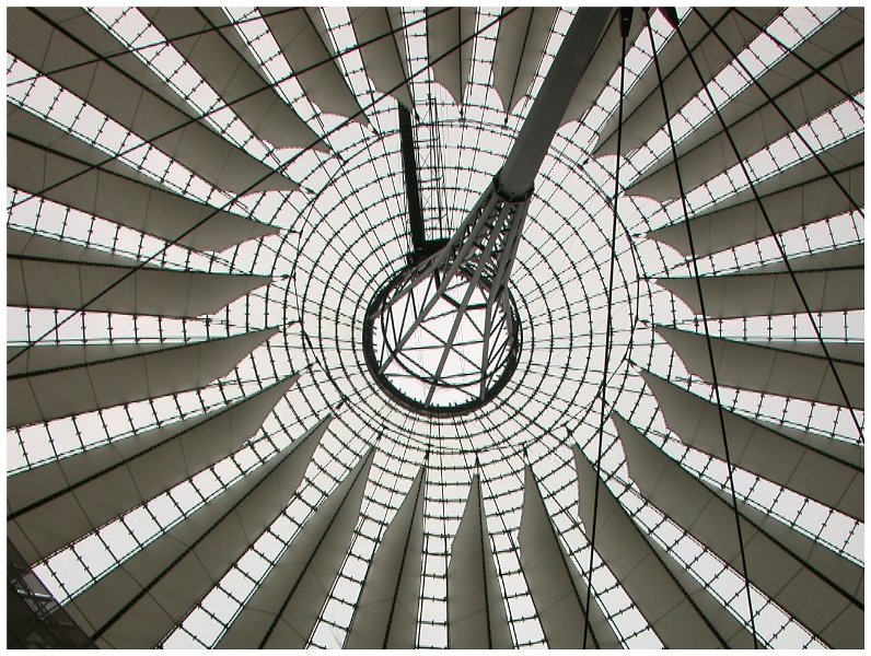 Zeltdachkonstruktion des Sony Centers am Potsdamerplatz in Berlin. (07/2005)